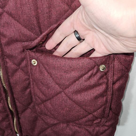 Womens Full Zip Sleeveless Vest Puffer Jacket Burgundy. Size Medium. - Picture 6 of 8